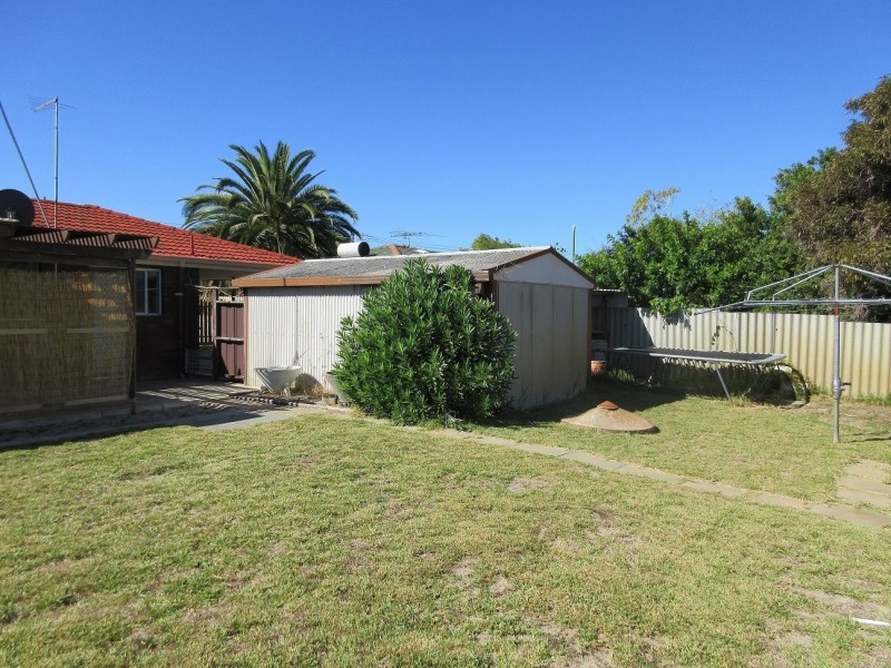 16 Henry Street, Rockingham WA 6168