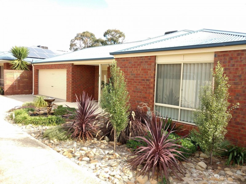 2/5 Russell Street, Darley VIC 3340