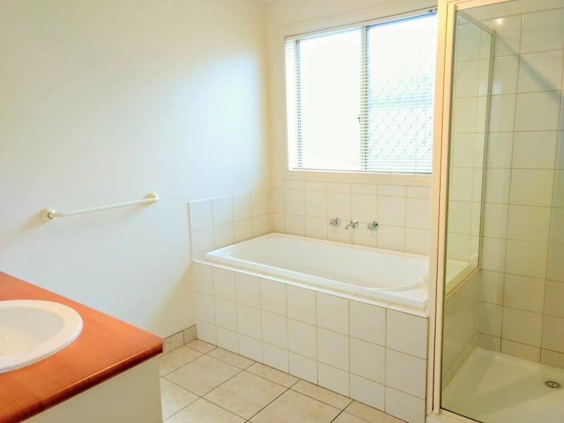 2/5 Russell Street, Darley VIC 3340