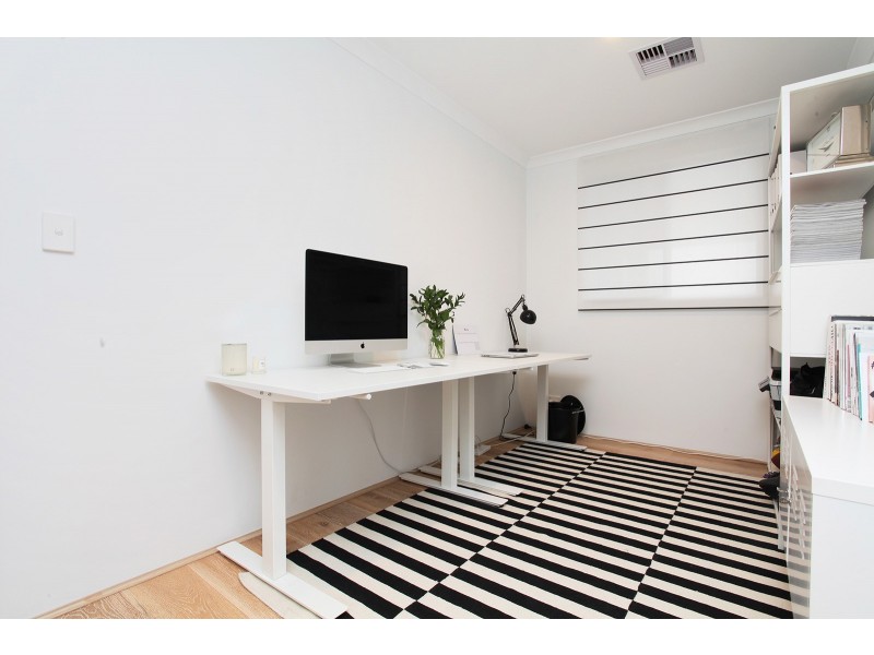 8 Lambrook Way, Landsdale WA 6065