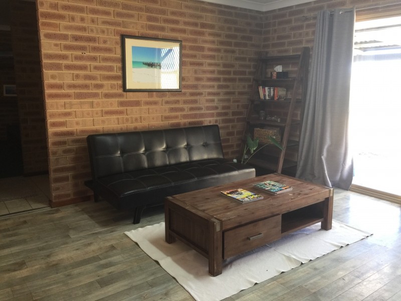 15 Heitman Close, Jurien Bay WA 6516