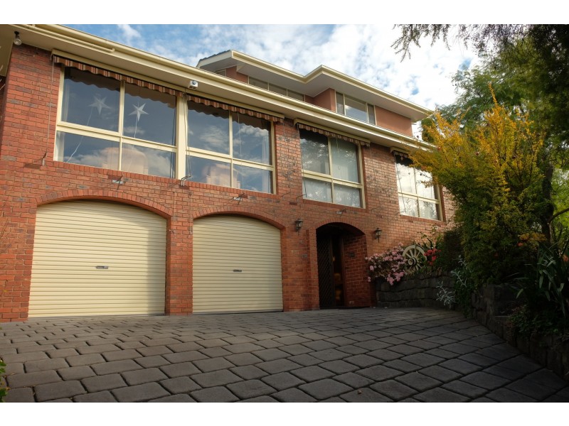 17 Palmerston Cres, Wheelers Hill VIC 3150