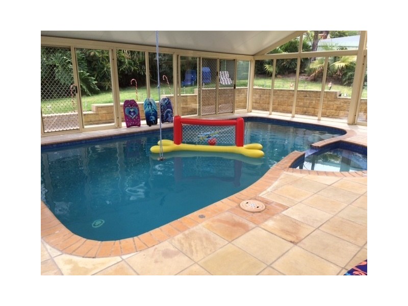 17 Palmerston Cres, Wheelers Hill VIC 3150