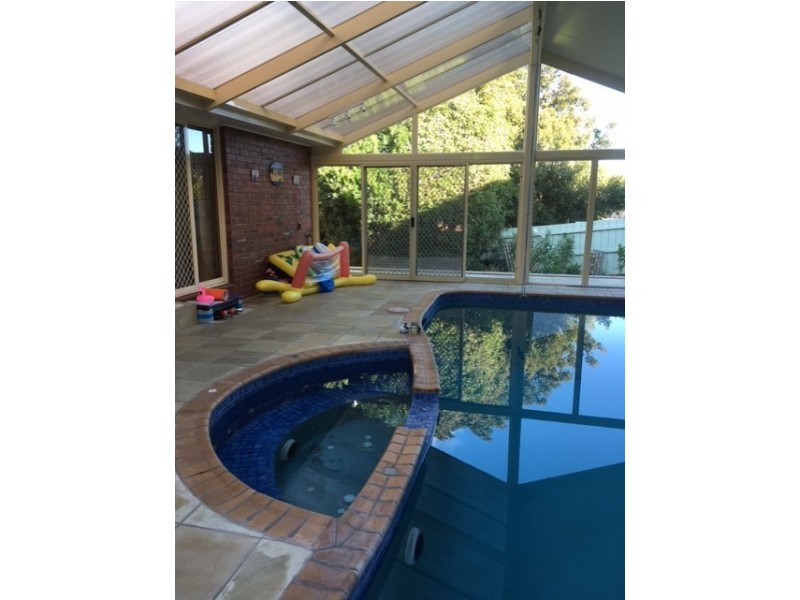 17 Palmerston Cres, Wheelers Hill VIC 3150