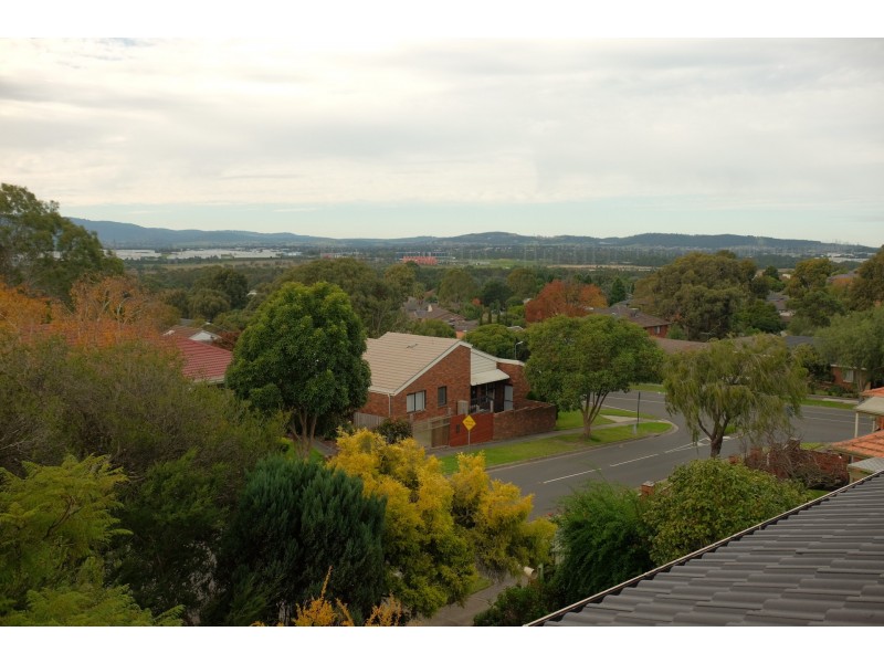 17 Palmerston Cres, Wheelers Hill VIC 3150