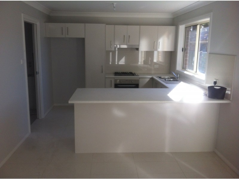 19 Hughes Drive, Albion Park NSW 2527