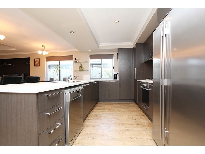 31 Tipperary Bend, Canning Vale WA 6155