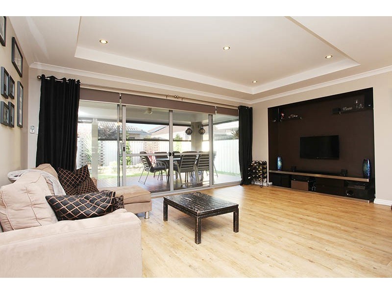 31 Tipperary Bend, Canning Vale WA 6155