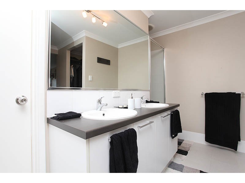 31 Tipperary Bend, Canning Vale WA 6155