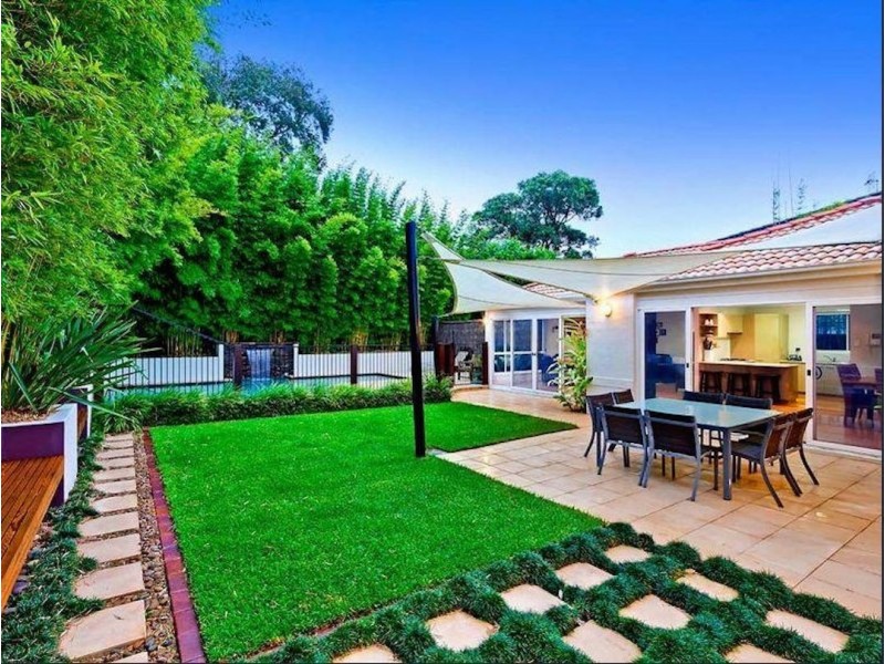 17 Bataan Circuit, Bateau Bay NSW 2261