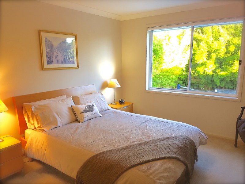 17 Bataan Circuit, Bateau Bay NSW 2261