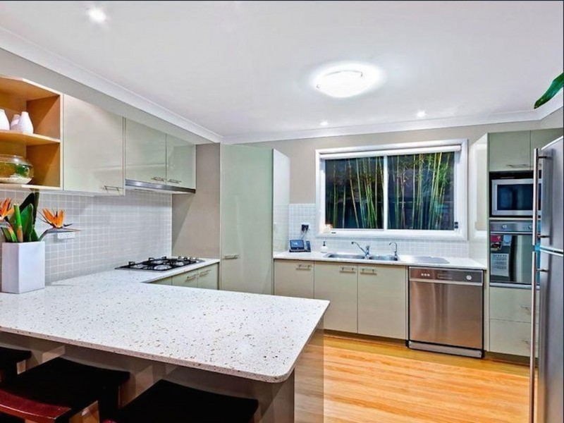 17 Bataan Circuit, Bateau Bay NSW 2261