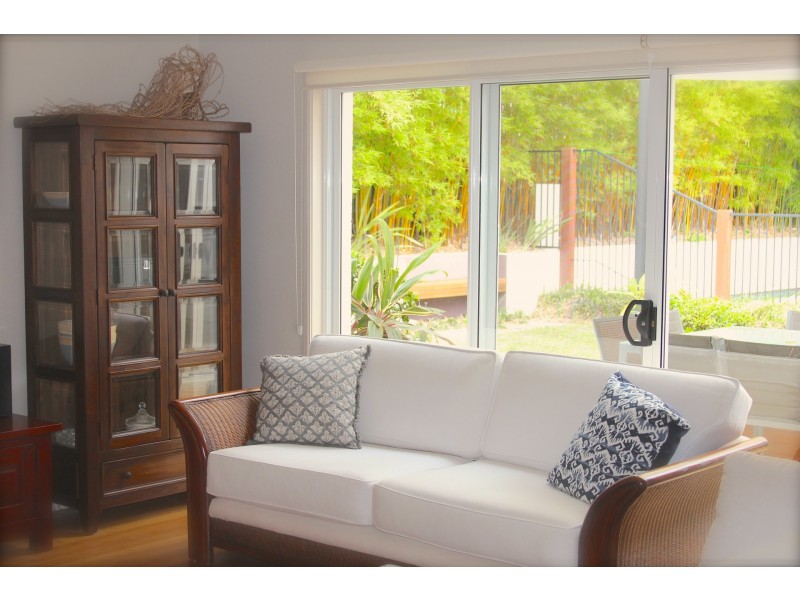 17 Bataan Circuit, Bateau Bay NSW 2261