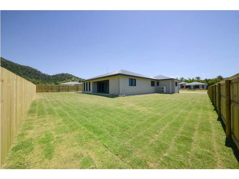13 Stanley Drive, Cannonvale QLD 4802
