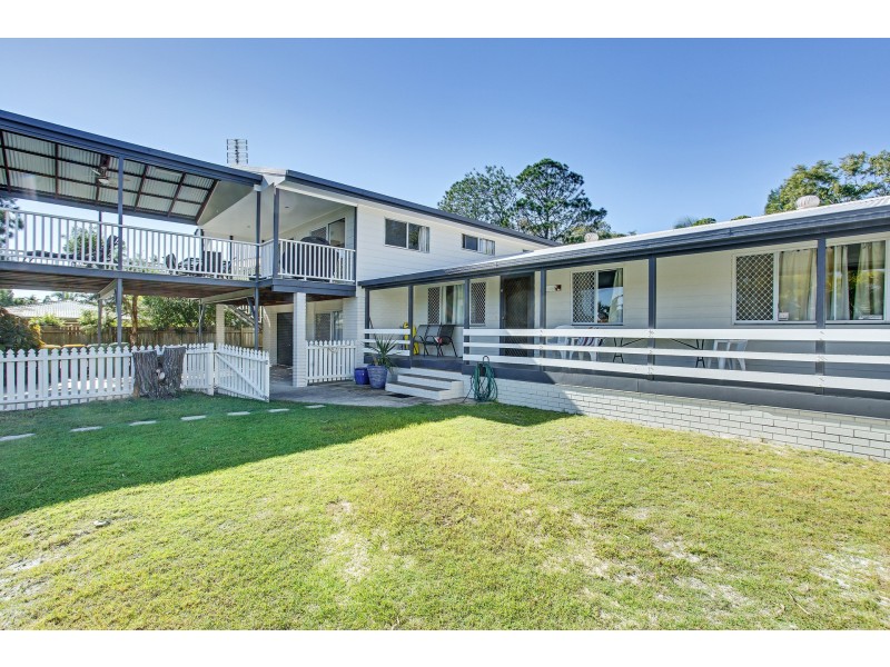 11 Zircon Street, Rainbow Beach QLD 4581