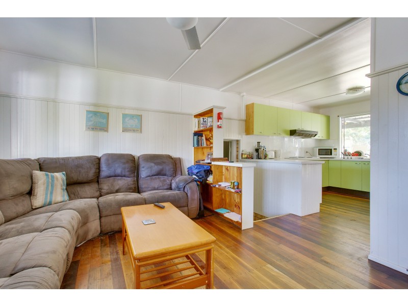 11 Zircon Street, Rainbow Beach QLD 4581