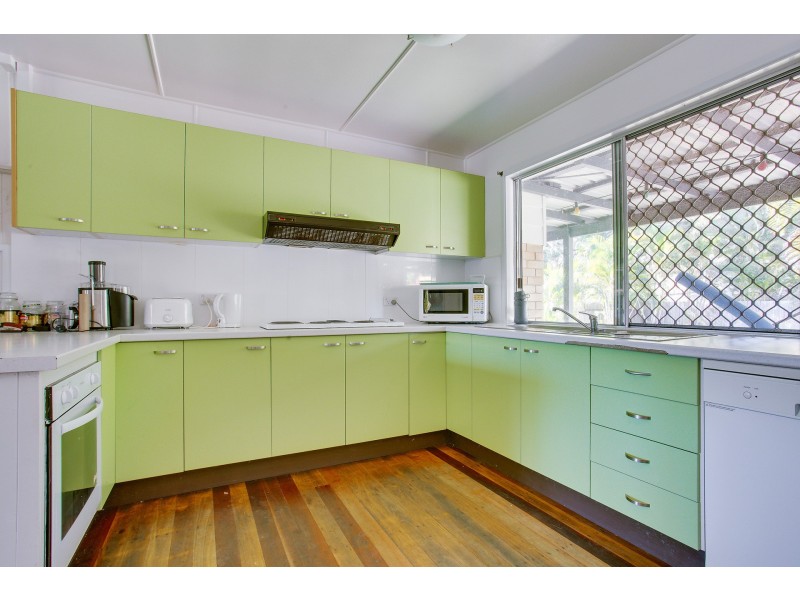 11 Zircon Street, Rainbow Beach QLD 4581