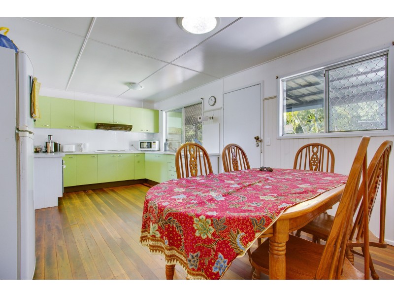 11 Zircon Street, Rainbow Beach QLD 4581