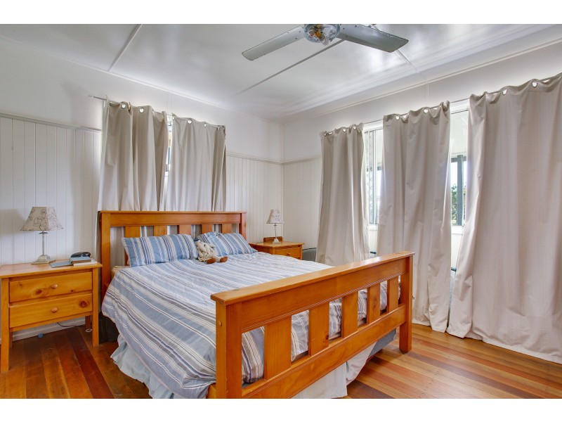 11 Zircon Street, Rainbow Beach QLD 4581