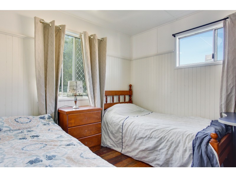 11 Zircon Street, Rainbow Beach QLD 4581