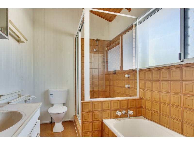 11 Zircon Street, Rainbow Beach QLD 4581