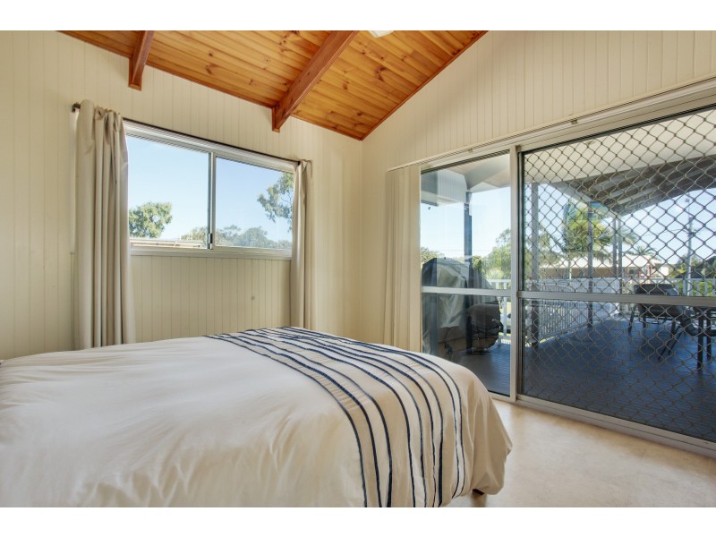 11 Zircon Street, Rainbow Beach QLD 4581