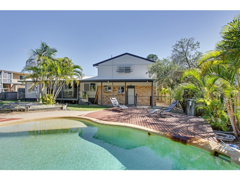11 Zircon Street, Rainbow Beach QLD 4581