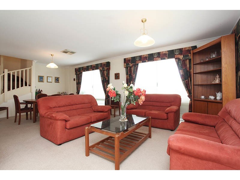 2 Scottsdale Court, North Lake WA 6163