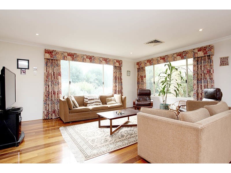 2 Scottsdale Court, North Lake WA 6163