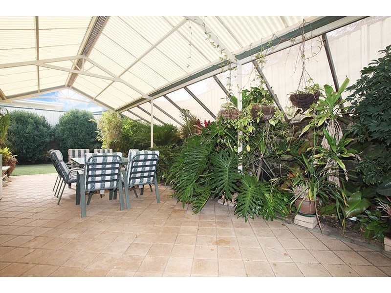 2 Scottsdale Court, North Lake WA 6163