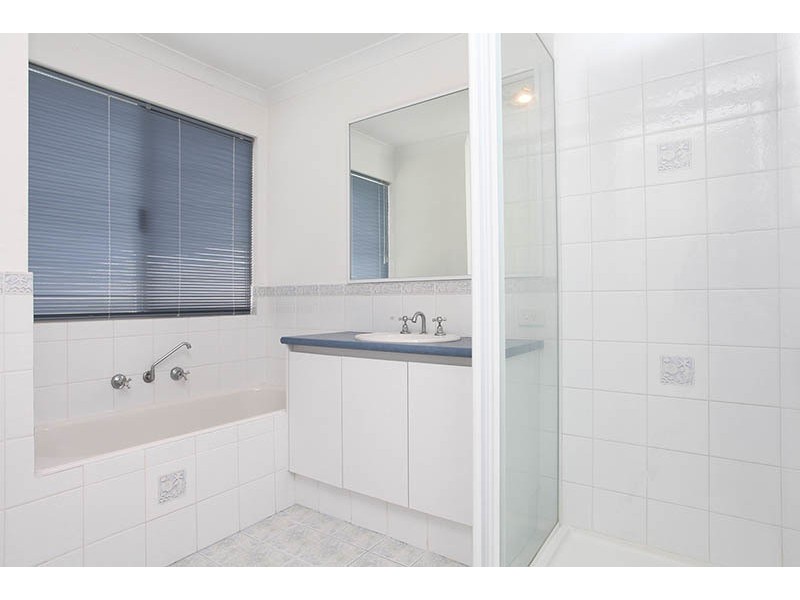 2 Scottsdale Court, North Lake WA 6163