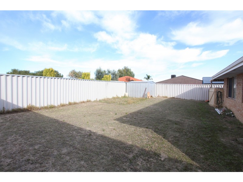 19 Sennet Lane, Warnbro WA 6169