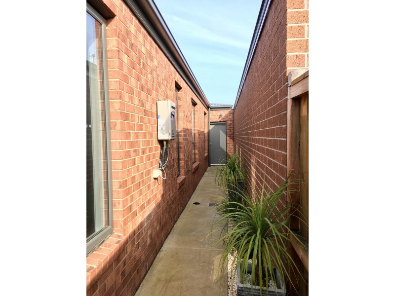 12 EATON ROAD, Mount Duneed VIC 3216