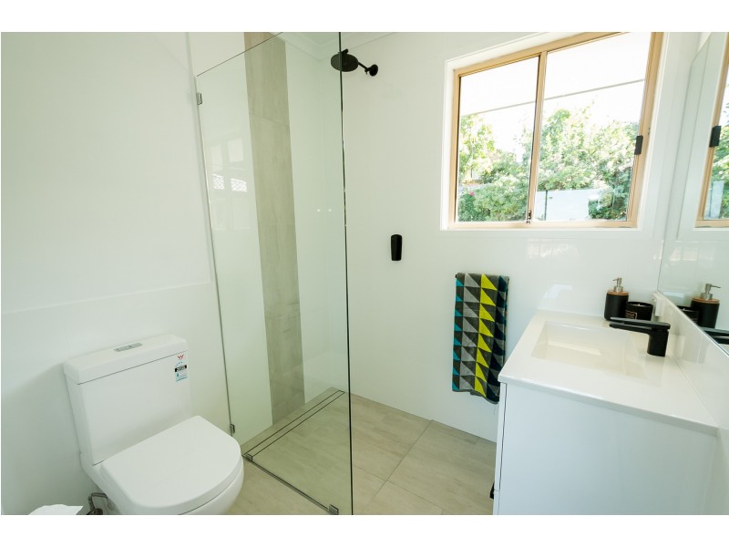 16 Marlene Court, Highland Park QLD 4211