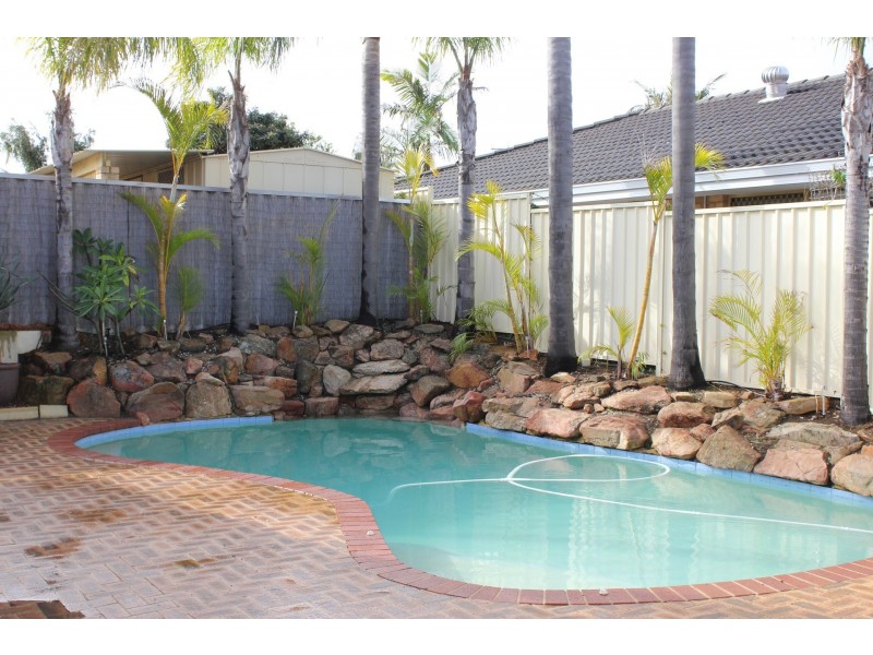 33 Chichester Drive, Woodvale WA 6026