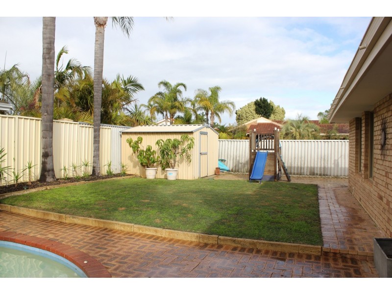 33 Chichester Drive, Woodvale WA 6026