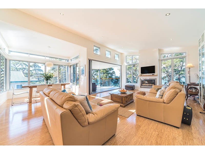 45 Cyrus Street, Hyams Beach NSW 2540