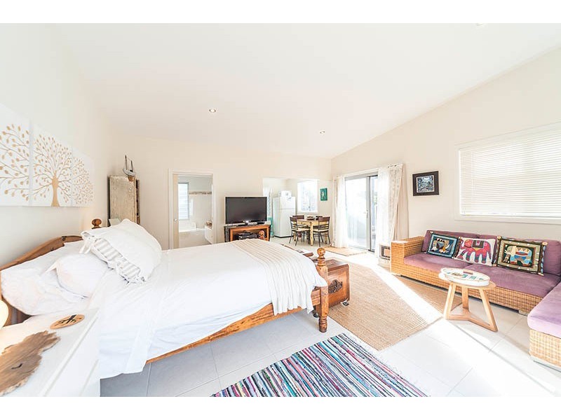 45 Cyrus Street, Hyams Beach NSW 2540