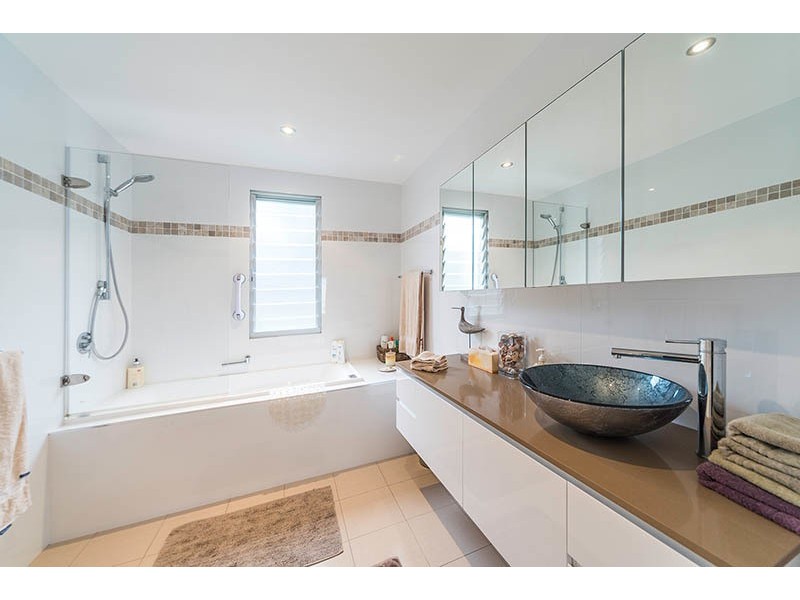 45 Cyrus Street, Hyams Beach NSW 2540