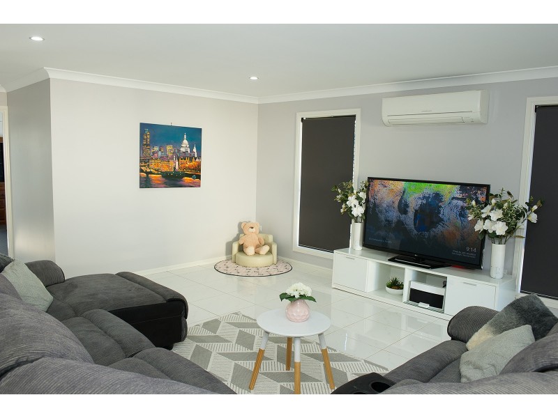 15 Lakeview Avenue, Rosenthal Heights QLD 4370