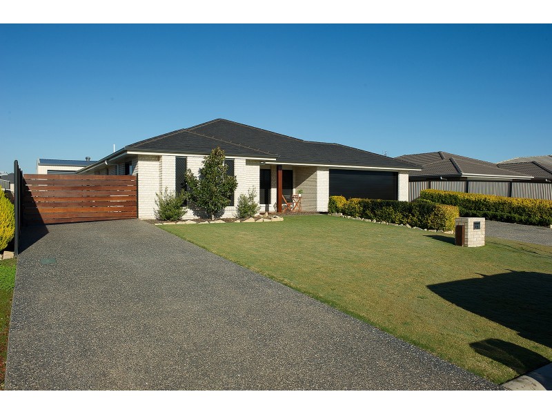 15 Lakeview Avenue, Rosenthal Heights QLD 4370