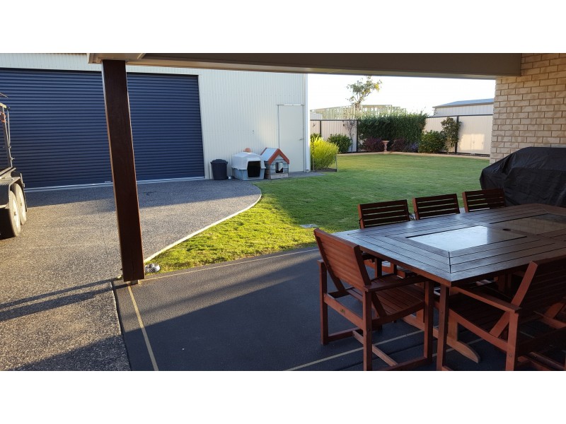 15 Lakeview Avenue, Rosenthal Heights QLD 4370