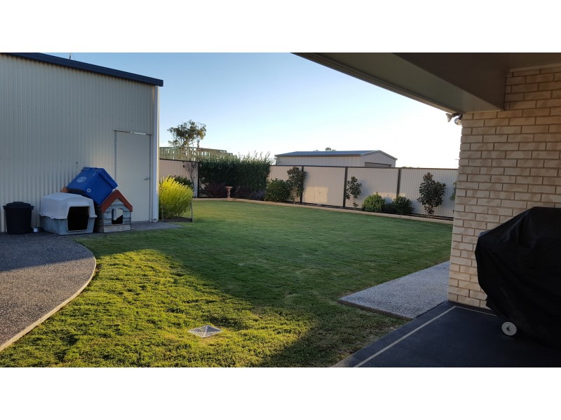 15 Lakeview Avenue, Rosenthal Heights QLD 4370