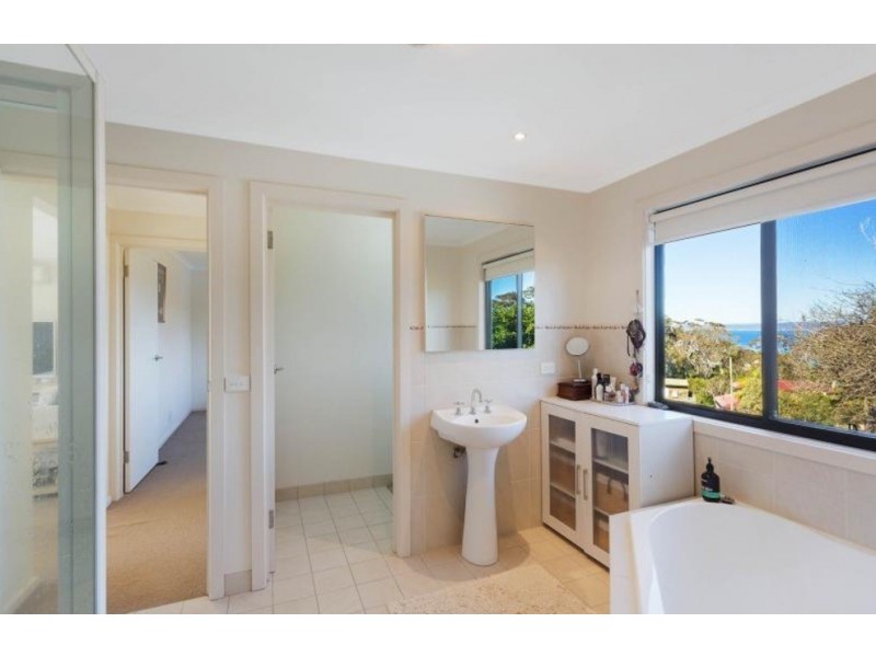 16 Lakeview Ave, Merimbula NSW 2548