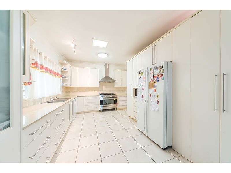 90 Hillcrest Avenue, South Nowra NSW 2541