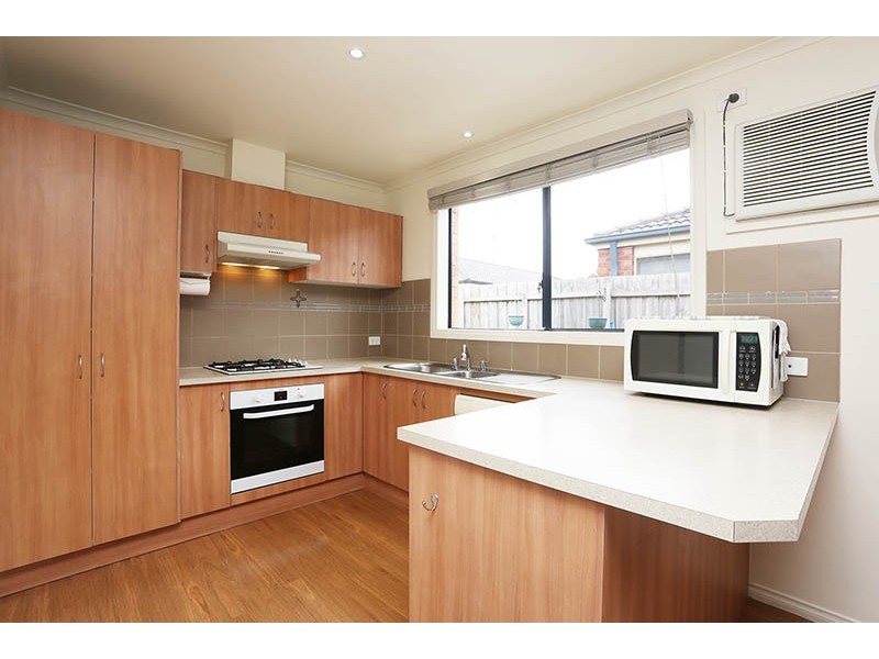 20 Wakenshaw Crescent, Pakenham VIC 3810