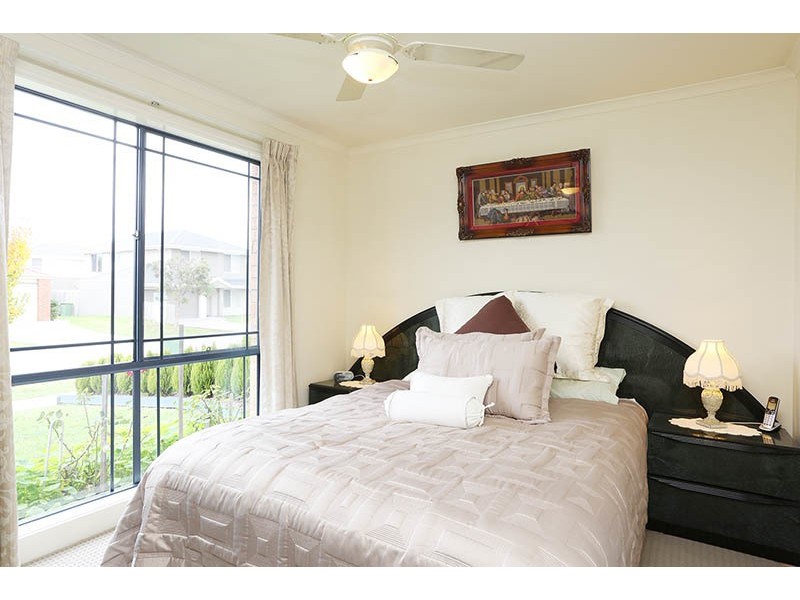 20 Wakenshaw Crescent, Pakenham VIC 3810
