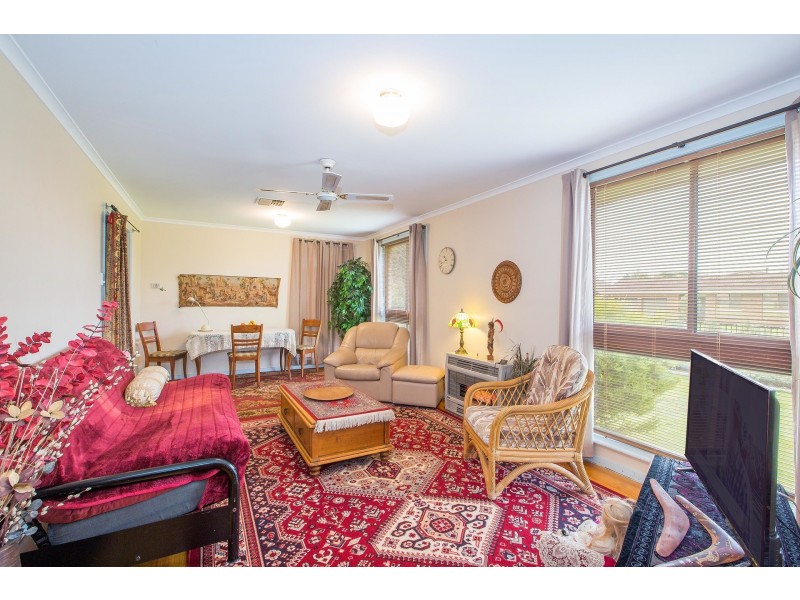 549 Kemp Street, Lavington NSW 2641