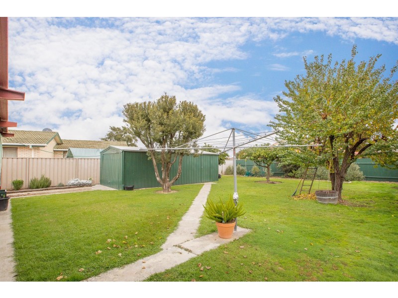 549 Kemp Street, Lavington NSW 2641