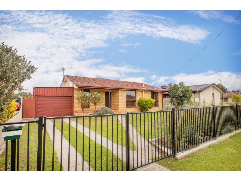 549 Kemp Street, Lavington NSW 2641